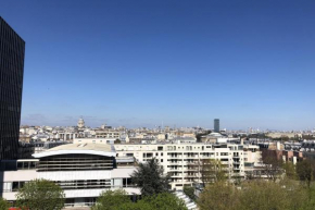 Spacious and modern nest with a view on Paris